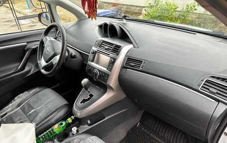 Toyota Verso I, 2013 год, 1 430 000 рублей, 4 фотография