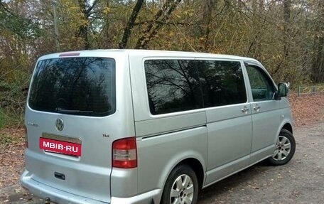 Volkswagen Caravelle T5, 2005 год, 1 150 000 рублей, 17 фотография