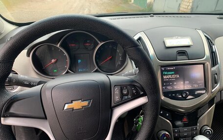 Chevrolet Cruze II, 2014 год, 910 000 рублей, 10 фотография