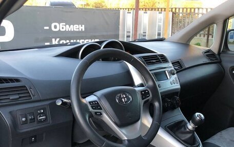 Toyota Verso I, 2010 год, 1 299 000 рублей, 9 фотография