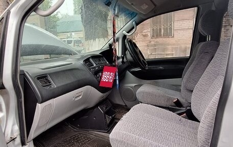 Mitsubishi Delica IV, 2004 год, 550 000 рублей, 9 фотография