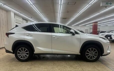 Lexus NX, 2022 год, 2 450 000 рублей, 5 фотография