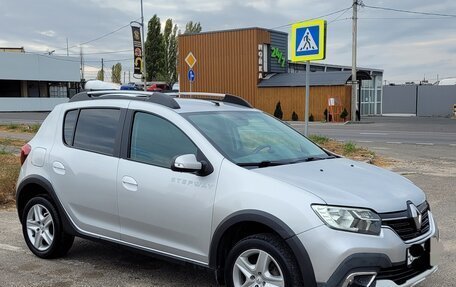 Renault Sandero II рестайлинг, 2018 год, 1 070 000 рублей, 2 фотография