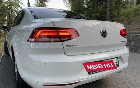 Volkswagen Passat B8 рестайлинг, 2015 год, 1 890 000 рублей, 8 фотография