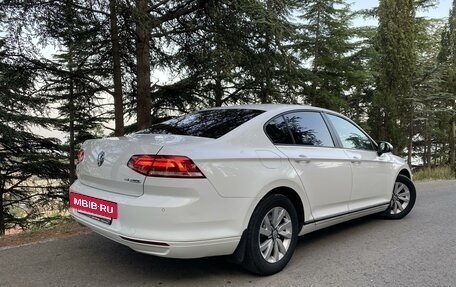 Volkswagen Passat B8 рестайлинг, 2015 год, 1 890 000 рублей, 6 фотография