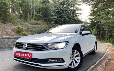 Volkswagen Passat B8 рестайлинг, 2015 год, 1 890 000 рублей, 4 фотография