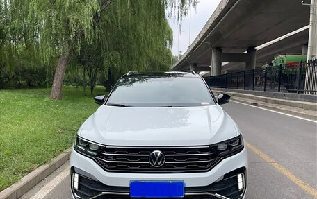 Volkswagen T-Roc I, 2021 год, 1 500 700 рублей, 2 фотография