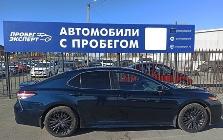 Toyota Camry, 2018 год, 2 530 000 рублей, 4 фотография