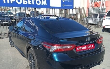 Toyota Camry, 2018 год, 2 530 000 рублей, 8 фотография