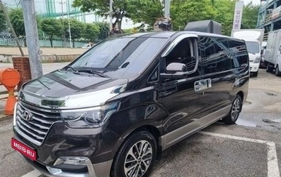 Hyundai Grand Starex Grand Starex I рестайлинг 2, 2020 год, 3 100 000 рублей, 1 фотография