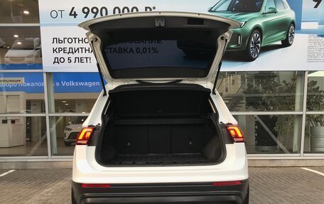 Volkswagen Tiguan II, 2018 год, 2 690 000 рублей, 17 фотография