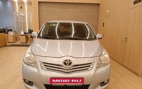 Toyota Verso I, 2011 год, 999 000 рублей, 6 фотография