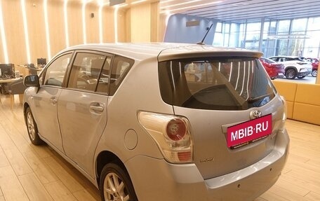 Toyota Verso I, 2011 год, 999 000 рублей, 2 фотография