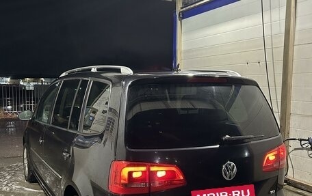 Volkswagen Touran III, 2012 год, 1 650 000 рублей, 4 фотография