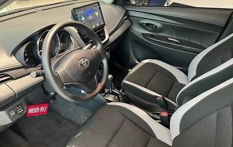 Toyota Yaris XP150 рестайлинг, 2021 год, 1 209 000 рублей, 9 фотография