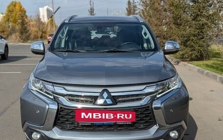 Mitsubishi Pajero Sport III рестайлинг, 2017 год, 2 990 000 рублей, 8 фотография