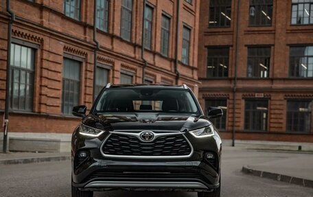 Toyota Highlander, 2022 год, 6 200 000 рублей, 12 фотография