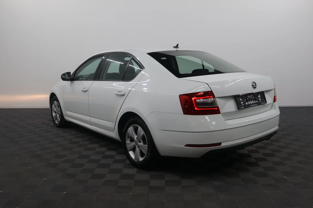 Skoda Octavia A7 рестайлинг, 2018 год, 1 499 000 рублей, 4 фотография