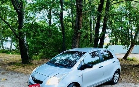 Toyota Yaris III рестайлинг, 2008 год, 700 000 рублей, 8 фотография