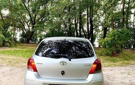 Toyota Yaris III рестайлинг, 2008 год, 700 000 рублей, 6 фотография