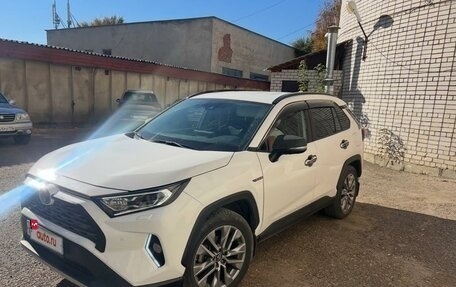 Toyota RAV4, 2021 год, 4 000 000 рублей, 3 фотография