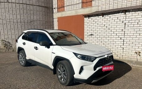 Toyota RAV4, 2021 год, 4 000 000 рублей, 6 фотография