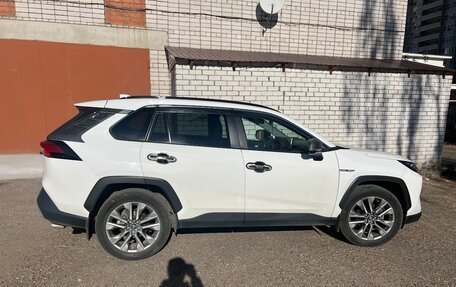 Toyota RAV4, 2021 год, 4 000 000 рублей, 7 фотография