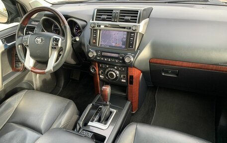 Toyota Land Cruiser Prado 150 рестайлинг 2, 2016 год, 3 900 000 рублей, 14 фотография