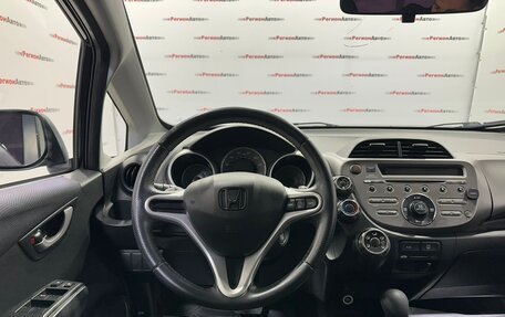 Honda Fit III, 2010 год, 915 000 рублей, 24 фотография