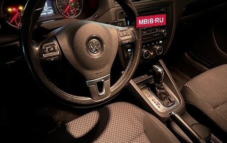 Volkswagen Jetta VI, 2012 год, 980 000 рублей, 5 фотография