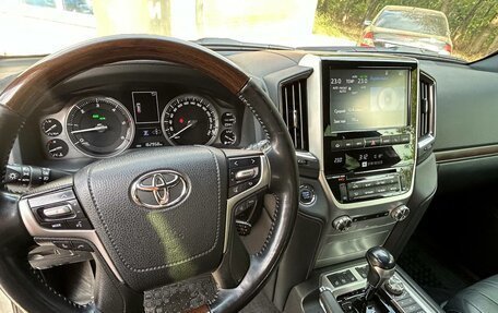 Toyota Land Cruiser 200, 2018 год, 7 500 000 рублей, 4 фотография