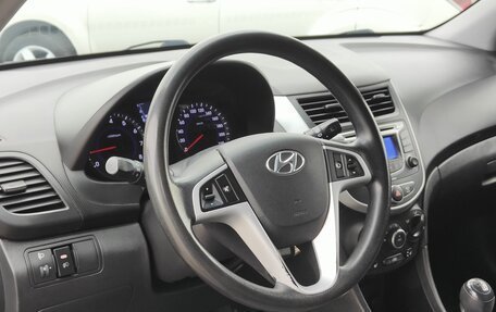 Hyundai Solaris II рестайлинг, 2012 год, 890 000 рублей, 5 фотография