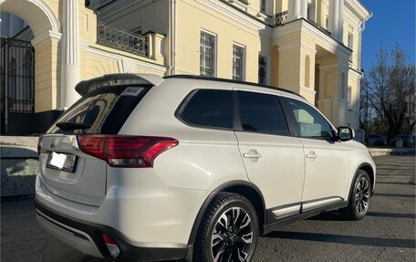 Mitsubishi Outlander III рестайлинг 3, 2021 год, 3 500 000 рублей, 5 фотография