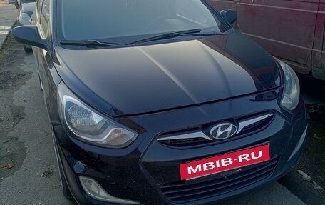 Hyundai Solaris II рестайлинг, 2012 год, 800 000 рублей, 6 фотография