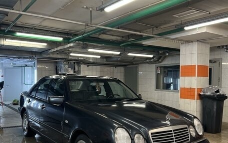 Mercedes-Benz E-Класс, 1999 год, 600 000 рублей, 2 фотография