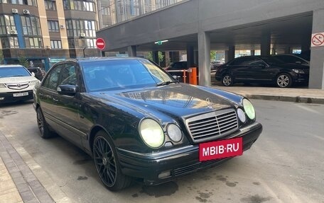 Mercedes-Benz E-Класс, 1997 год, 580 000 рублей, 8 фотография