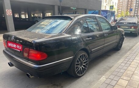 Mercedes-Benz E-Класс, 1997 год, 580 000 рублей, 5 фотография