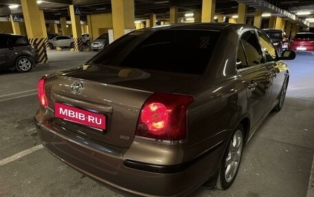 Toyota Avensis III рестайлинг, 2005 год, 1 000 000 рублей, 5 фотография