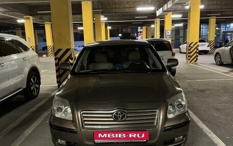 Toyota Avensis III рестайлинг, 2005 год, 1 000 000 рублей, 12 фотография