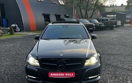 Mercedes-Benz C-Класс, 2013 год, 1 750 000 рублей, 1 фотография