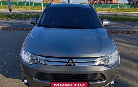 Mitsubishi Outlander III рестайлинг 3, 2012 год, 1 800 000 рублей, 17 фотография