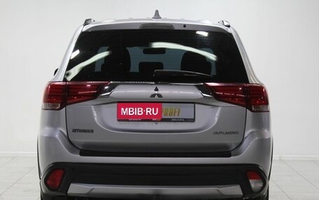 Mitsubishi Outlander III рестайлинг 3, 2017 год, 1 779 000 рублей, 6 фотография