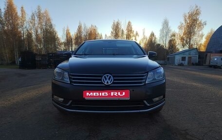 Volkswagen Passat B7, 2012 год, 1 000 000 рублей, 1 фотография