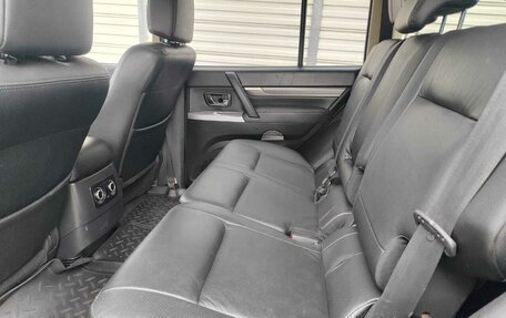 Mitsubishi Pajero IV, 2013 год, 2 390 000 рублей, 15 фотография