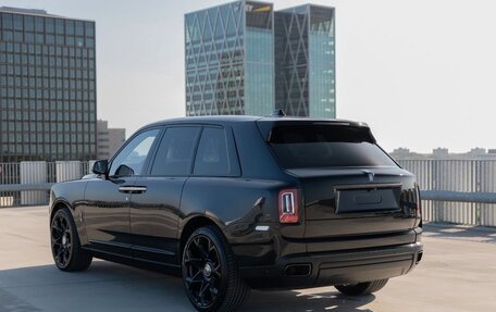 Rolls-Royce Cullinan, 2020 год, 36 000 000 рублей, 2 фотография