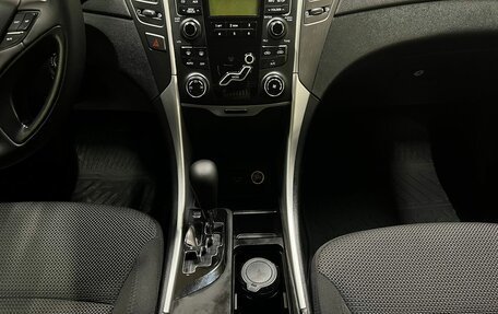 Hyundai Sonata VI, 2011 год, 1 350 000 рублей, 13 фотография