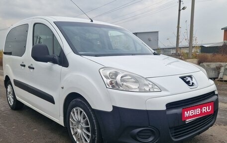 Peugeot Partner II рестайлинг 2, 2011 год, 750 000 рублей, 2 фотография