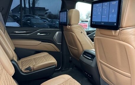 Cadillac Escalade V, 2021 год, 13 000 000 рублей, 10 фотография