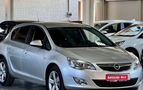 Opel Astra J, 2011 год, 795 000 рублей, 1 фотография