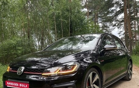 Volkswagen Golf GTI VII, 2018 год, 2 680 000 рублей, 2 фотография